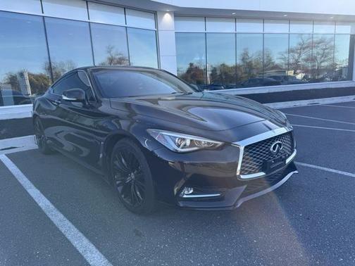 2017 INFINITI Q60 2.0t Premium