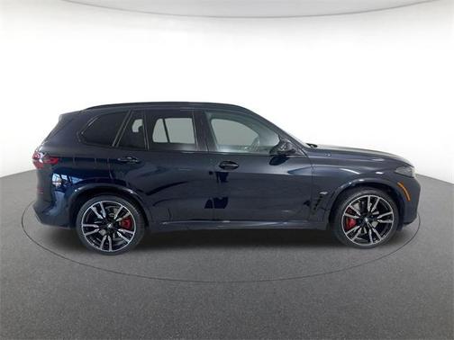 2025 BMW X5 M60i
