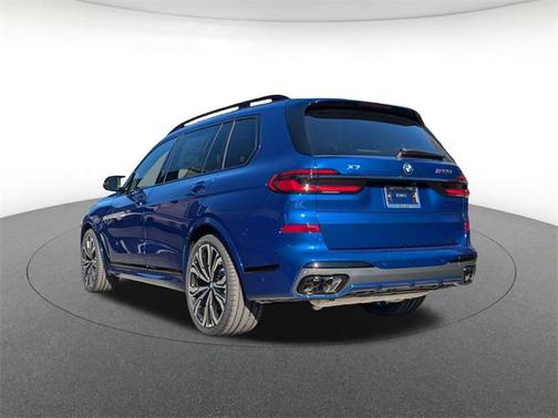 2025 BMW X7 M60i