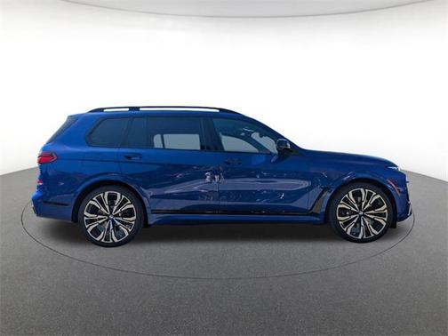 2025 BMW X7 M60i
