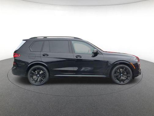 2026 BMW X7 M60i