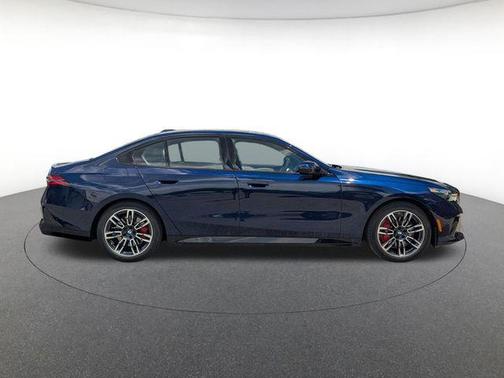 Tanzanite Blue II Metallic 2027 BMW 540 i xDrive