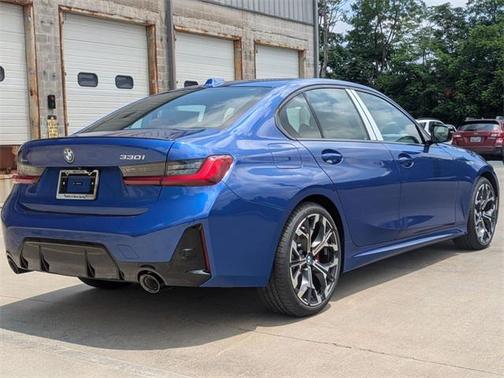 2025 BMW 330 i xDrive