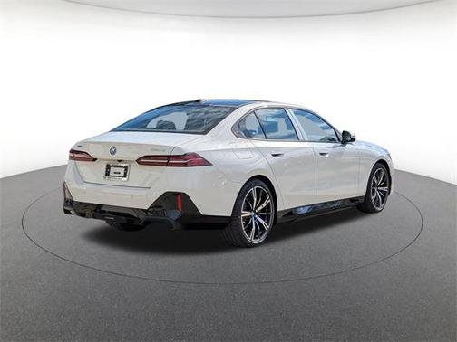 2026 BMW 550e 550e xDrive