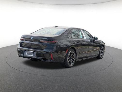 Black Sapphire Metallic 2026 BMW i7 xDrive60