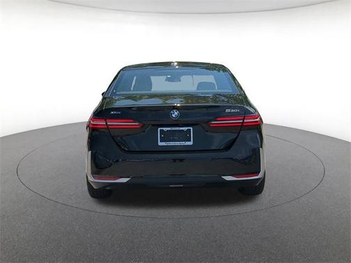 2026 BMW 530 i xDrive
