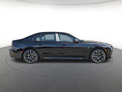 2026 BMW 740 i xDrive