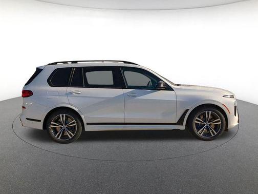 2026 BMW X7 M60i