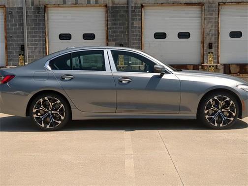 2025 BMW 330 i xDrive