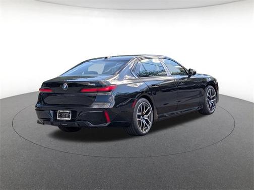 2026 BMW 740 i xDrive
