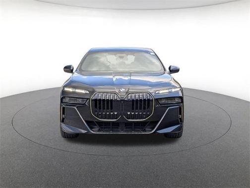2026 BMW 740 i xDrive