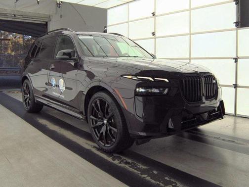 2024 BMW X7 M60i