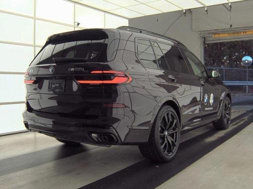 2024 BMW X7 M60i