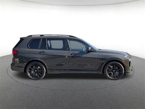 2026 BMW X7 M60i