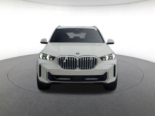 White Metallic 2026 BMW X5 xDrive40i