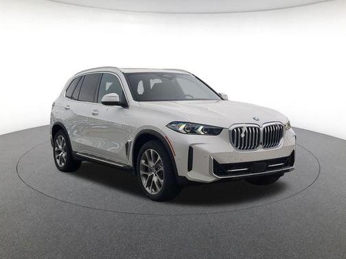 White Metallic 2026 BMW X5 xDrive40i