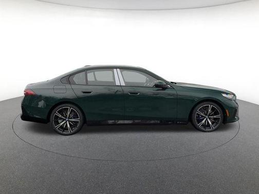 British Racing Green 2026 BMW 550e xDrive