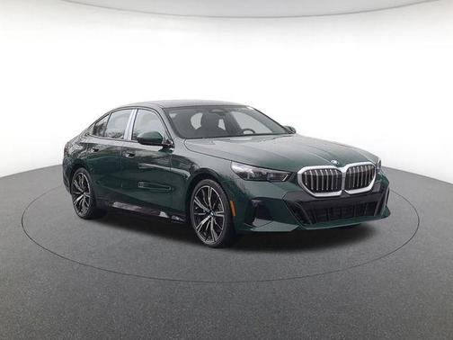 British Racing Green 2026 BMW 550e xDrive