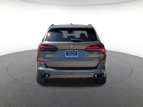 Manhattan Green Metallic 2026 BMW X5 xDrive40i