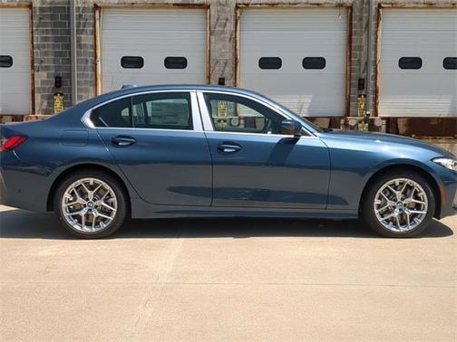 2025 BMW 330 i xDrive