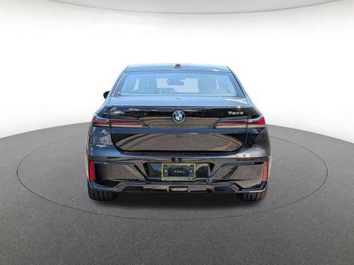 Black Sapphire Metallic 2026 BMW 750e i xDrive