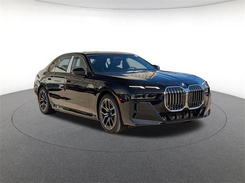 2026 BMW 750e i xDrive