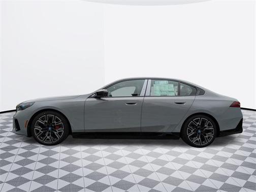 2025 BMW i5 M60