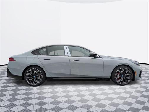 2025 BMW i5 M60