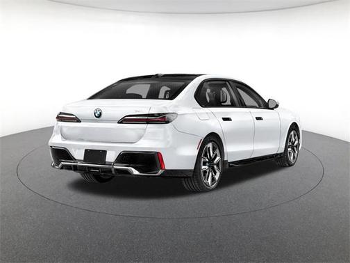 2026 BMW 740 i xDrive
