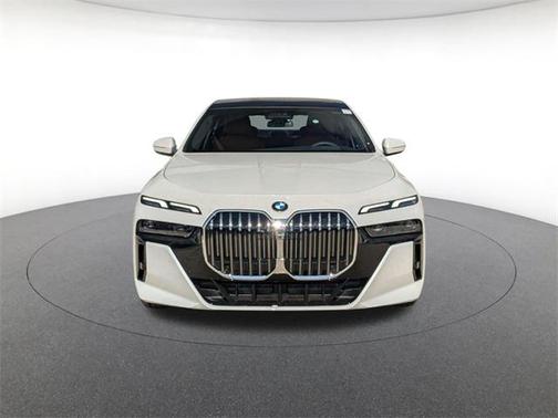 2026 BMW 740 i xDrive