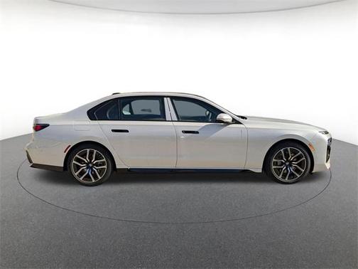 2026 BMW 740 i xDrive