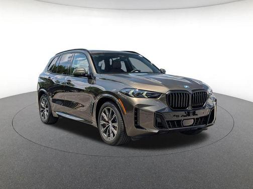 Manhattan Green Metallic 2026 BMW X5 PHEV xDrive50e