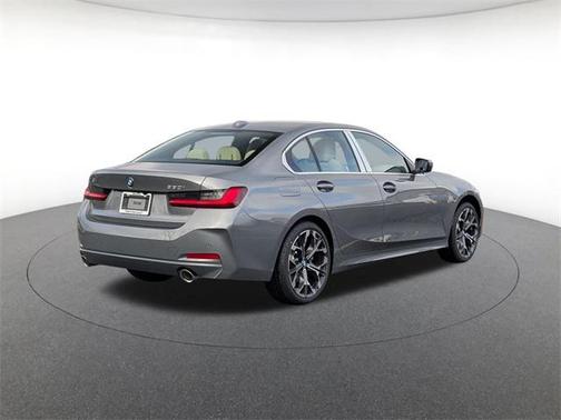 2026 BMW 330 i xDrive