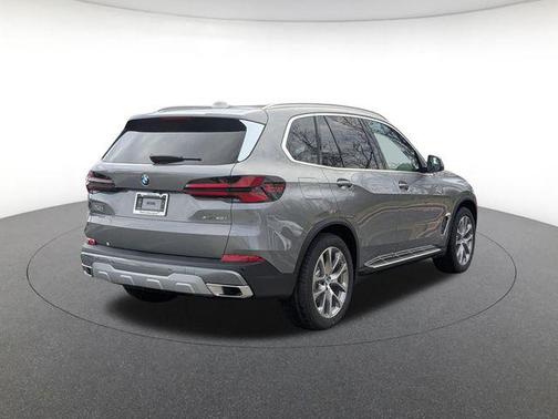 Gray Metallic 2026 BMW X5 xDrive40i