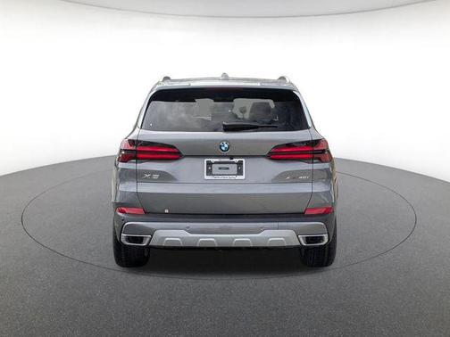 Gray Metallic 2026 BMW X5 xDrive40i