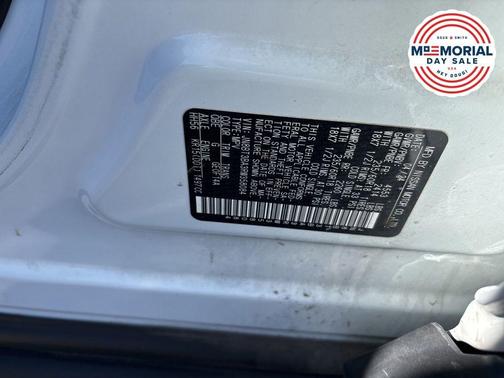 Pearl 2024 Nissan Rogue SV
