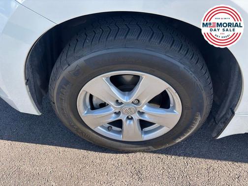 White Pearl 2014 Nissan Quest SV
