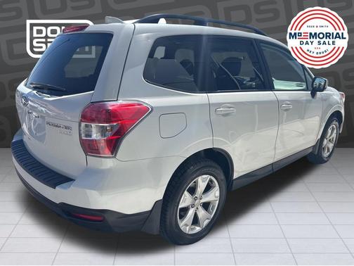Crystal White Pearl 2016 Subaru Forester 2.5i Premium
