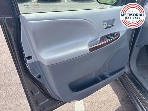 Predawn Gray Mica 2014 Toyota Sienna XLE