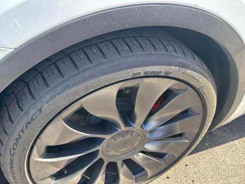 White 2023 Tesla Model Y Performance