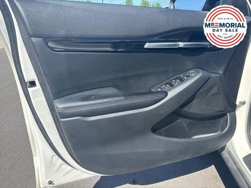 Snow White Pearl 2021 Kia Seltos S