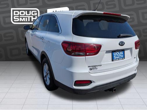 Snow White Pearl 2019 Kia Sorento LX