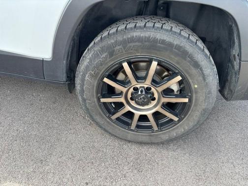 Bright White Clearcoat 2022 Jeep Cherokee Latitude Lux