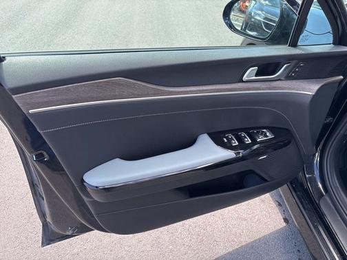 Ebony Black 2021 Kia K5 EX