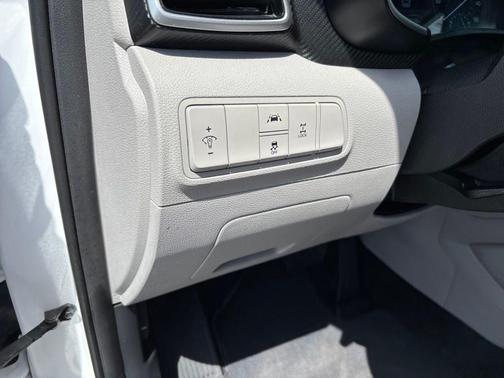 Cream White Pearl 2020 Hyundai TUCSON SE