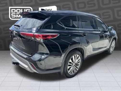 Midnight Black Metallic 2020 Toyota Highlander Platinum