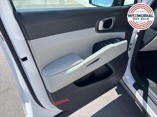 Snow White Pearl 2023 Kia Sorento Hybrid EX
