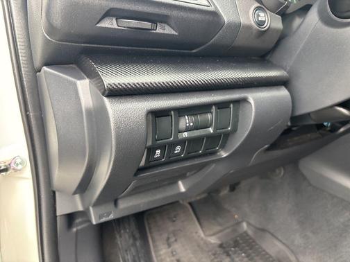 Crystal White Pearl 2020 Subaru Crosstrek Premium