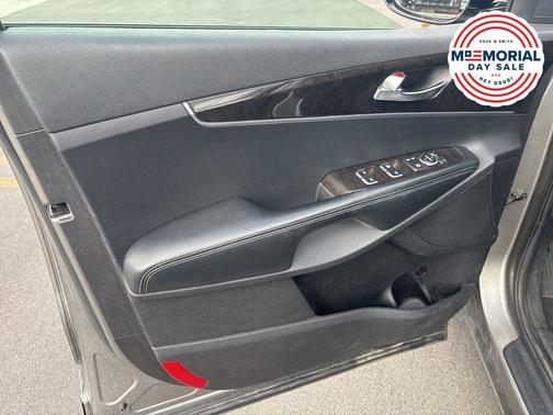 Titanium Silver 2016 Kia Sorento LX