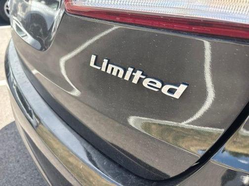 Becketts Black 2017 Hyundai SANTA FE Limited